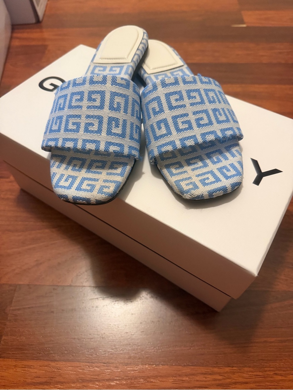 Givenchy 4G Monogram Flat Slide Sandals White Blue Size 37 EU Canvas Logo w/ Box